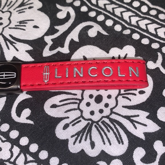 Lincoln Keychain - Picture 2 of 5